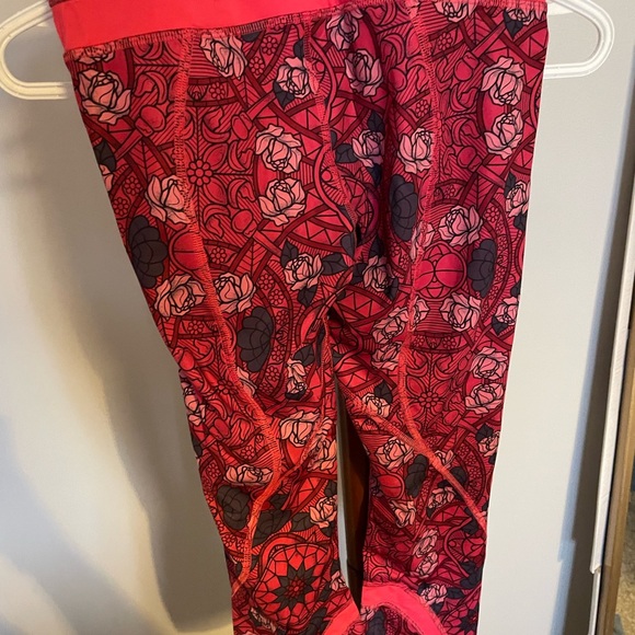 Vintage Lululemon crops - Picture 2 of 3